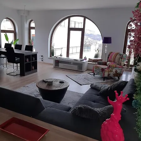 Penthouse Alma Lejlighed *